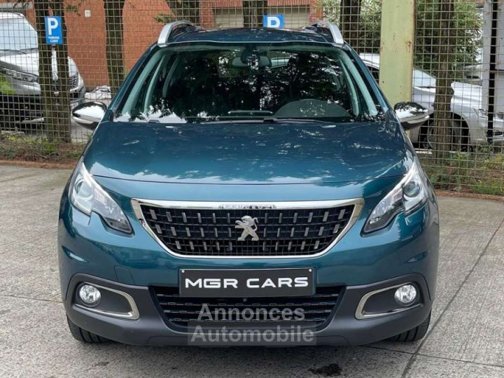 Peugeot 2008 1.2i STYLE - 2