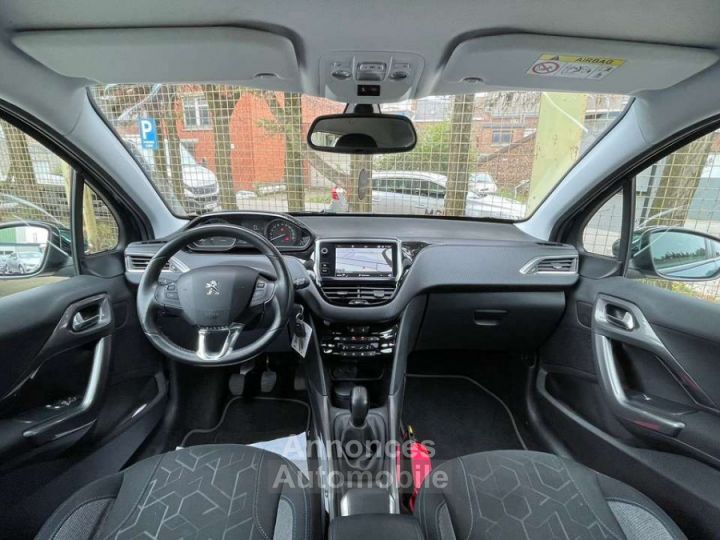 Peugeot 2008 1.2i STYLE - 8