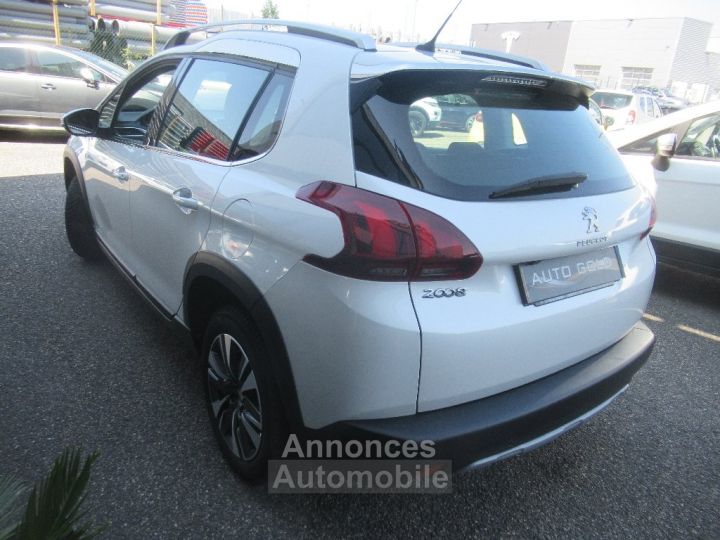 Peugeot 2008 1.6 BlueHDi 120ch SetS BVM6 Allure - 6