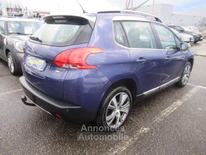 Peugeot 2008 1.6 e-HDi 92ch FAP BVM5 Allure - 4