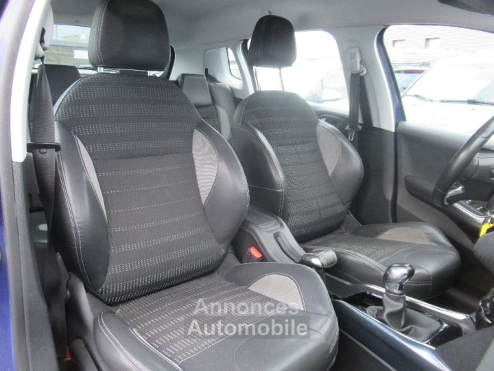 Peugeot 2008 1.6 e-HDi 92ch FAP BVM5 Allure - 10