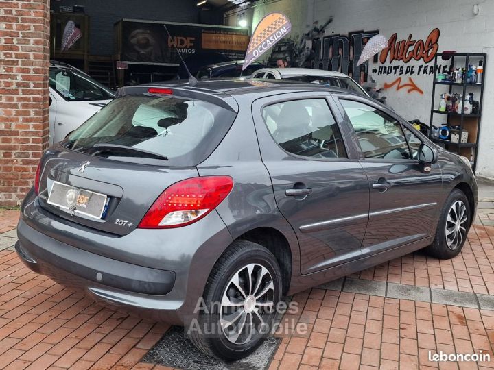 Peugeot 207 1.4+ Essence 75ch 5 portes - 2