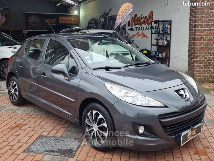 Peugeot 207 1.4+ Essence 75ch 5 portes - 5