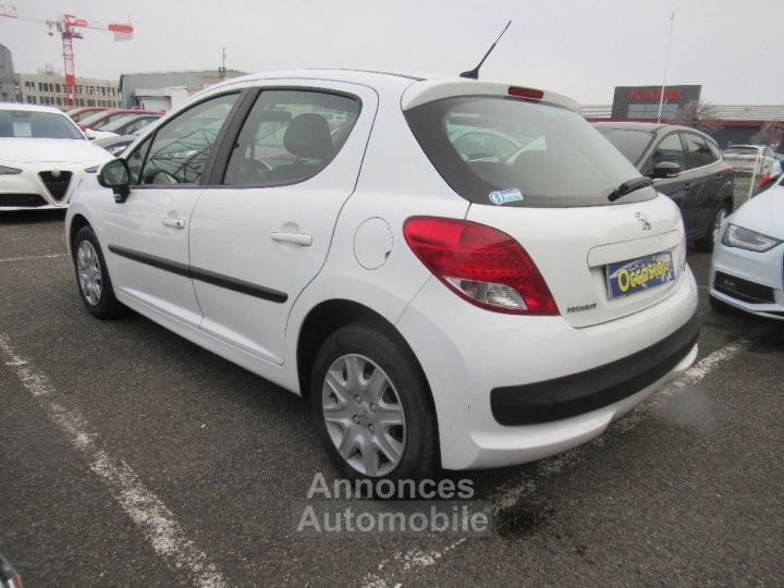 Peugeot 207 1.4 HDi 70ch Climatisation - 6