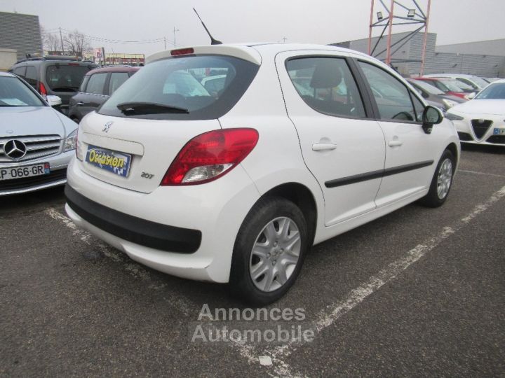 Peugeot 207 1.4 HDi 70ch Climatisation - 4