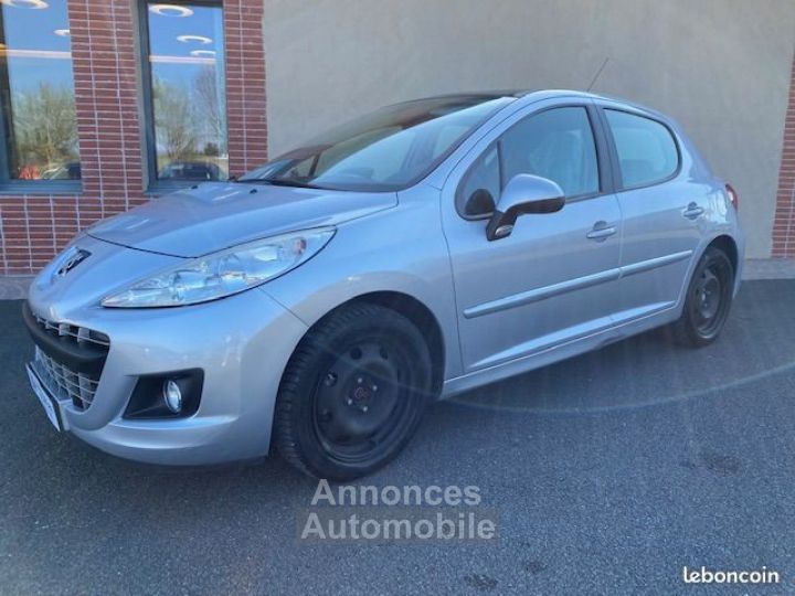 Peugeot 207 1.6 VTi 120ch Allure A - 1