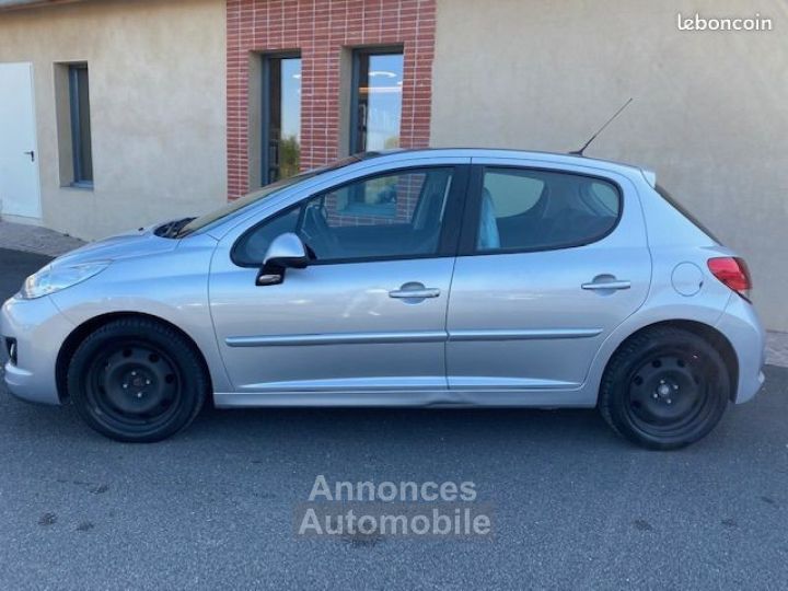 Peugeot 207 1.6 VTi 120ch Allure A - 3