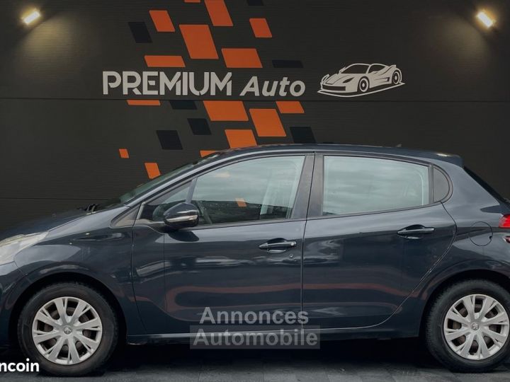 Peugeot 208 1.0 68Cv Confort Climatisation Automatique Régulateur et Limiteur de vitesse Crit'air 1 Ct Ok 2026 - 2