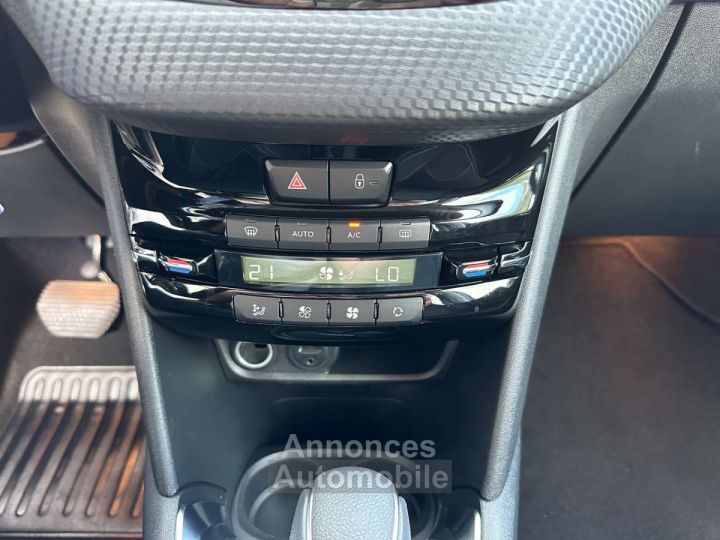 Peugeot 208 1.2 Allure BTE AUTO-NAVI-CAMERA-OPEN DAK-CARPLAY - 24