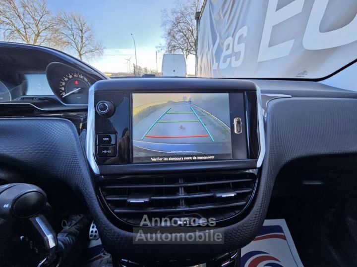 Peugeot 208 1.2 PureTech GT Line S GPS - 15