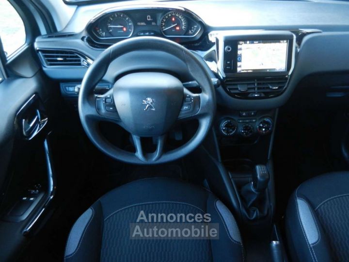 Peugeot 208 1.2i 82cv Style (Navigation Pdc Bluetooth Clim) - 9