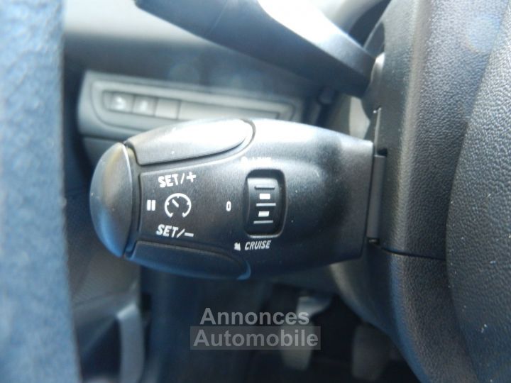 Peugeot 208 1.2i 82cv Style (Navigation Pdc Bluetooth Clim) - 16