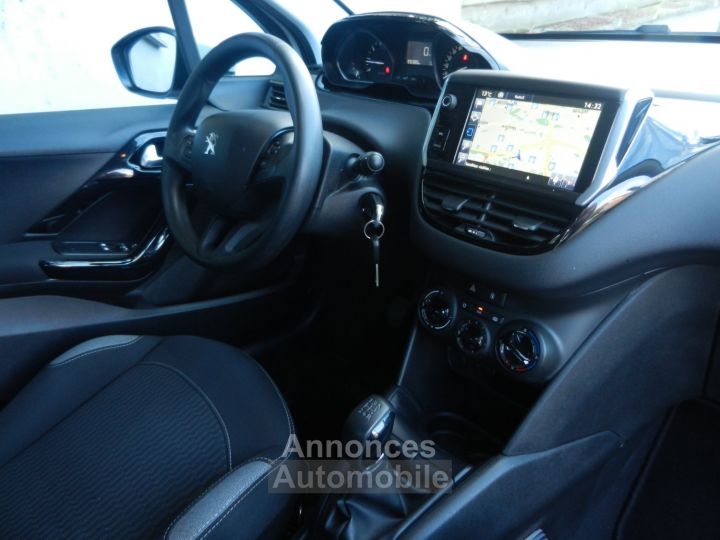 Peugeot 208 1.2i 82cv Style (Navigation Pdc Bluetooth Clim) - 19