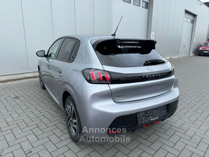 Peugeot 208 1.2i Allure Pack (EU6.4) -- CAMERA GPS - 4