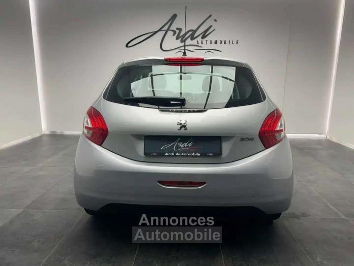 Peugeot 208 1.2i GARANTIE 12 MOIS 1er PROPRIETAIRE - 5