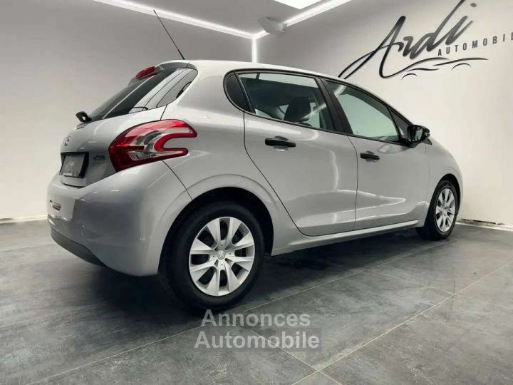 Peugeot 208 1.2i GARANTIE 12 MOIS 1er PROPRIETAIRE - 12