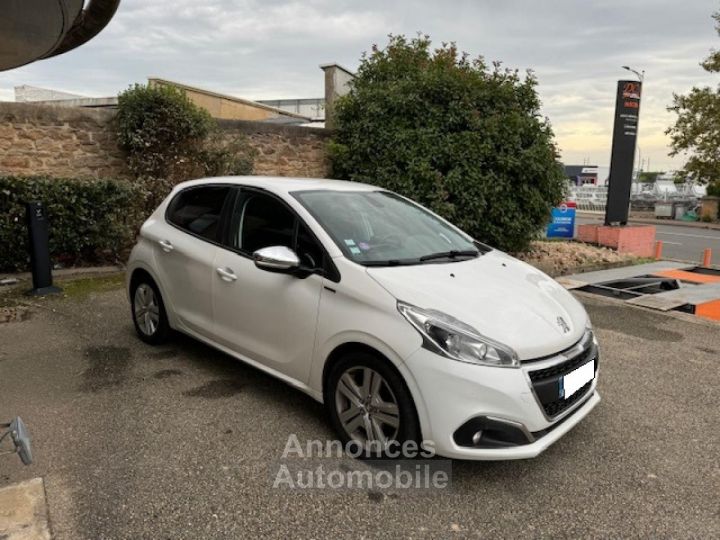 Peugeot 208 1.2i PureTech 12V S&S - 82  BERLINE Signature PHASE 2 - 3