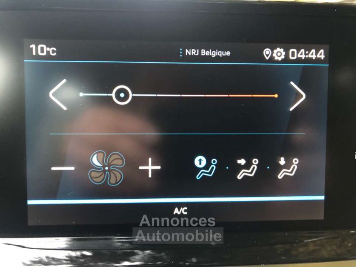 Peugeot 208 1.2i PureTech Style( clim pdc Appel CarPlay ect) - 21