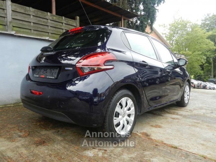 Peugeot 208 1.2i PureTech Style (navigation pdc clim ect) - 3