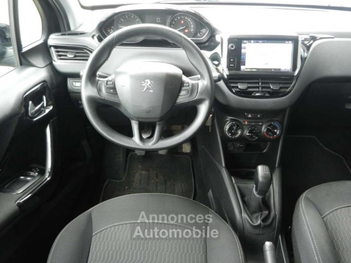 Peugeot 208 1.2i PureTech Style (navigation pdc clim ect) - 10