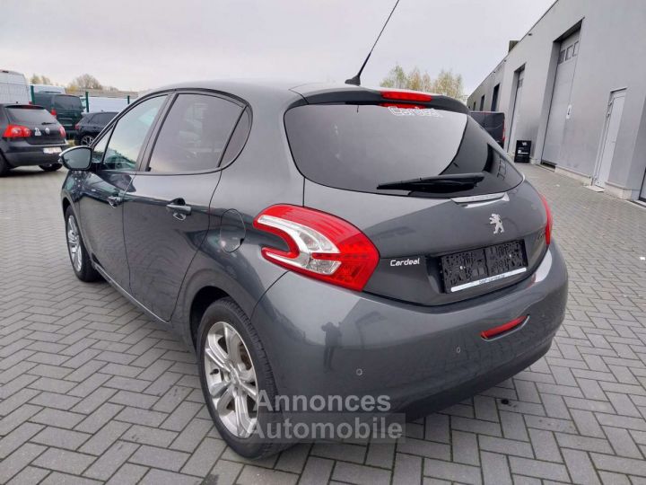 Peugeot 208 1.2i Style-GPS-AIRCO-BLUETOOTH-GARANTIE.12.MOIS- - 5