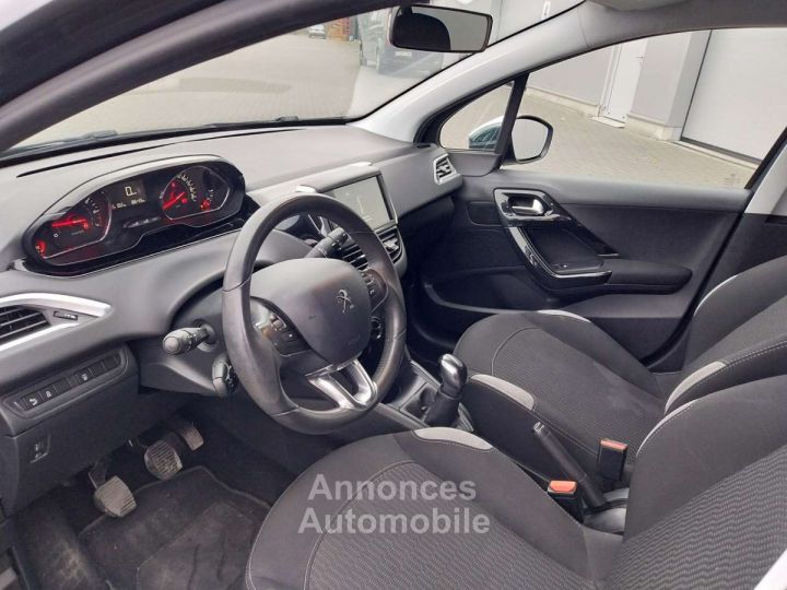 Peugeot 208 1.2i Style-GPS-AIRCO-BLUETOOTH-GARANTIE.12.MOIS- - 12