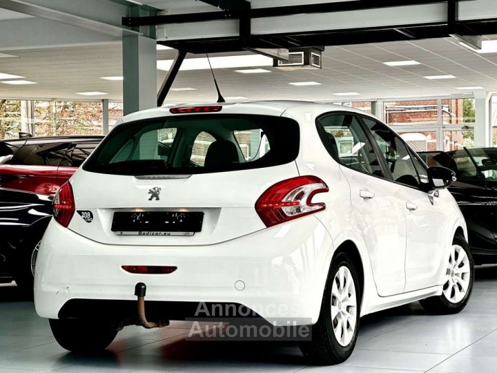 Peugeot 208 1.4 HDi 68cv 5P Série Like - 6