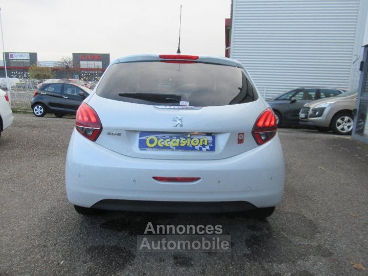 Peugeot 208 1.6 BlueHDi 100ch BVM5 Roland Garros - 5