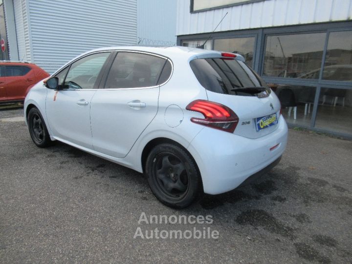 Peugeot 208 1.6 BlueHDi 100ch BVM5 Roland Garros - 6