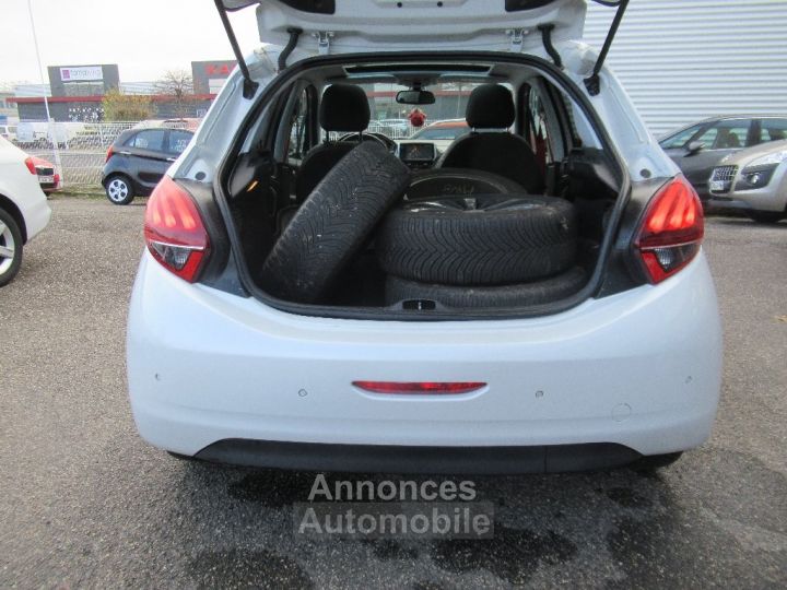 Peugeot 208 1.6 BlueHDi 100ch BVM5 Roland Garros - 8