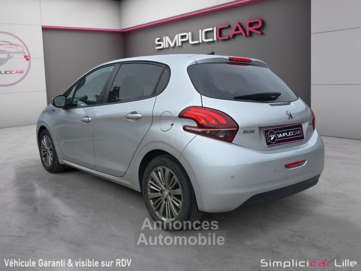 Peugeot 208 1.6 BlueHDi 100ch BVM5 Style - 6