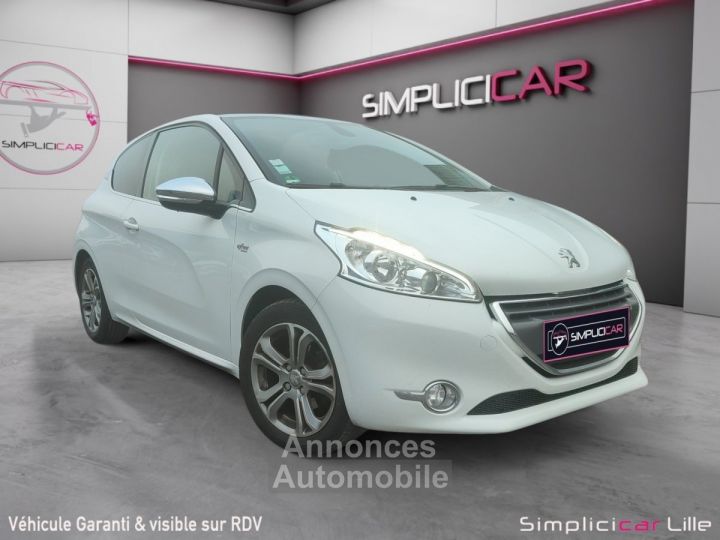 Peugeot 208 1.6 e-HDi 115ch FAP BVM6 Féline - 1