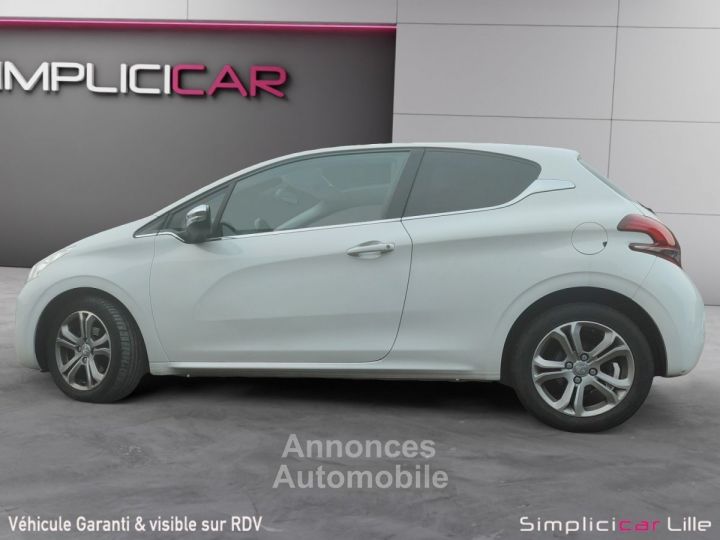 Peugeot 208 1.6 e-HDi 115ch FAP BVM6 Féline - 4