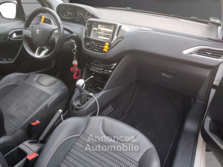 Peugeot 208 1.6 e-HDi 115ch FAP BVM6 Féline - 9