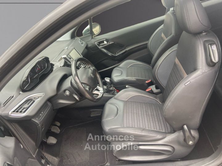 Peugeot 208 1.6 e-HDi 92ch FAP BVM5 Féline - 11