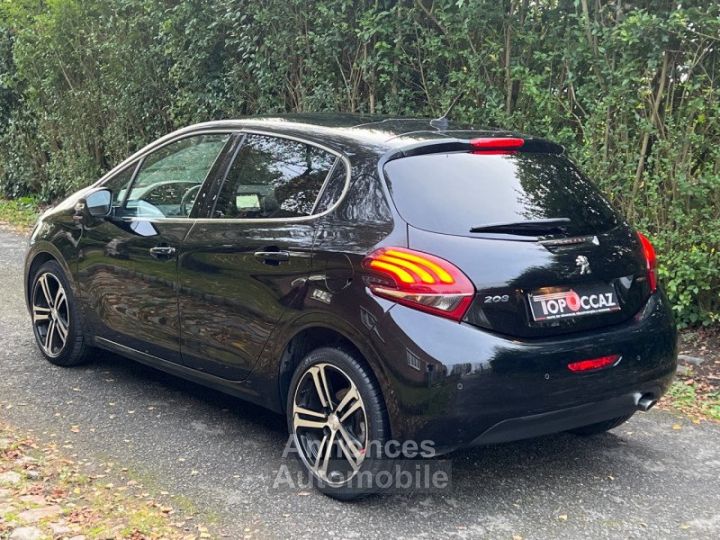 Peugeot 208 1.6 HDI 100CH GT LINE 5P TOIT PANO/ CAMERA/ GPS - 1ERE MAIN - 4