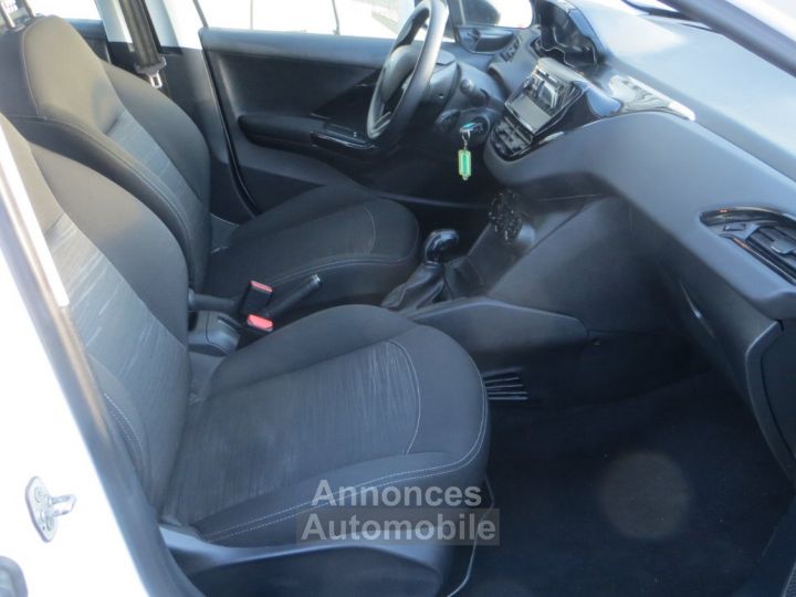 Peugeot 208 1.6 HDI 75 Cv BLUEHDI . 61000 KM ,1 ère Main 2 Places 5 Portes - 5