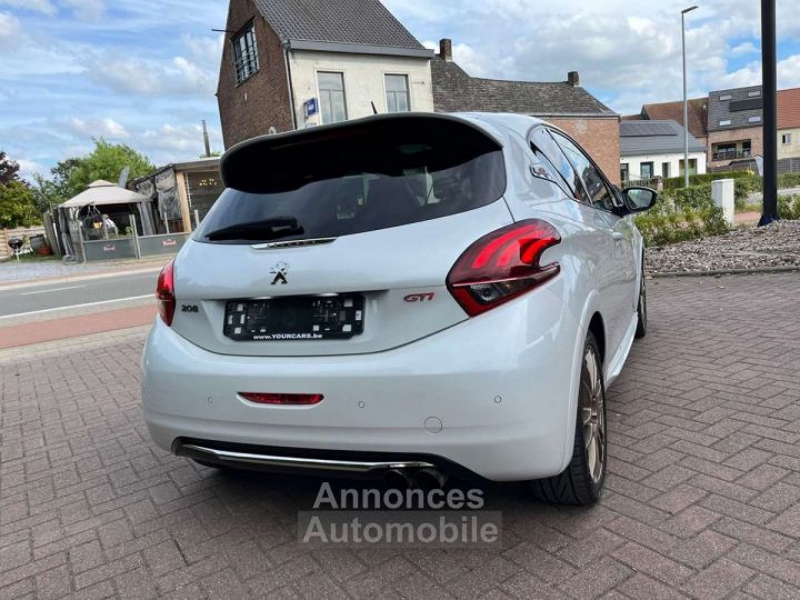 Peugeot 208 1.6 THP GTi - 10