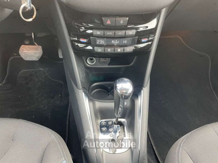 Peugeot 208 1.6i Allure - 12