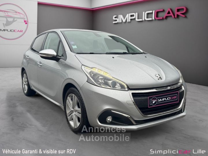 Peugeot 208 - 1