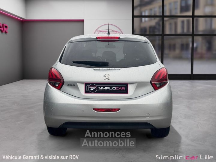 Peugeot 208 - 6