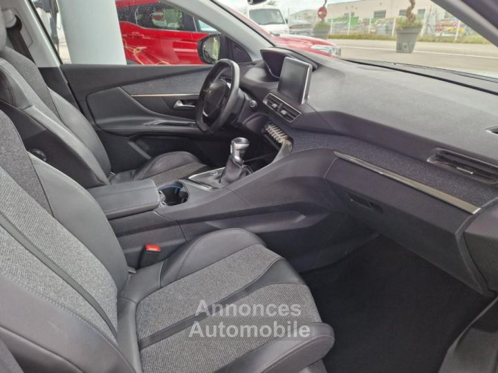 Peugeot 3008 1.2i PureTech 12V S&S - 130 II Allure PHASE 1 - 16