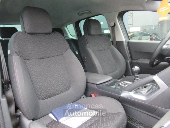 Peugeot 3008 1.6 HDi 115ch FAP BVM6 Style - 9