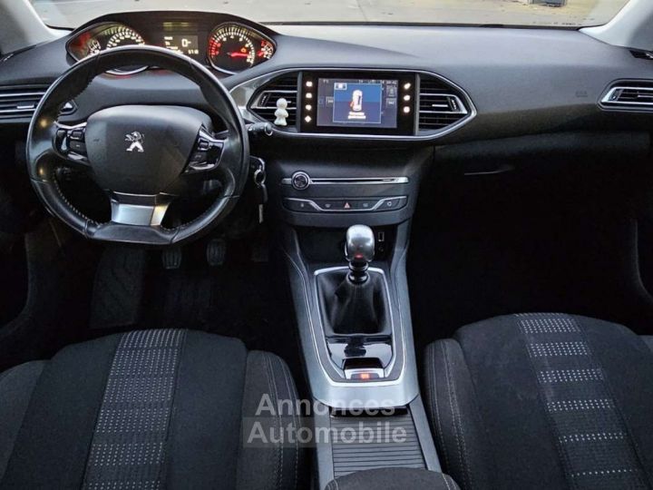 Peugeot 308 1.2 PureTech Allure STT Vente Pro - 12