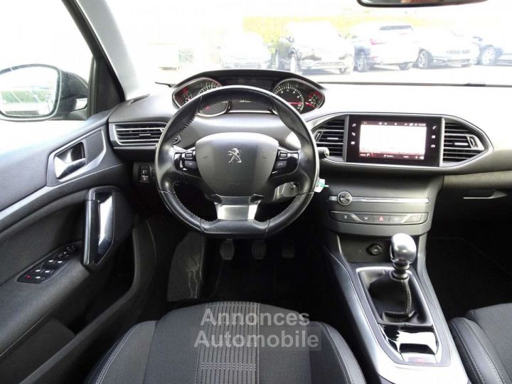 Peugeot 308 1.2i Active CARPLAY,NAVI,CRUISE,BLUETH,PDC V+A,ALU - 8