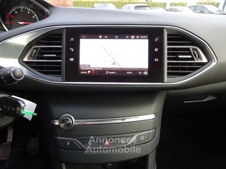 Peugeot 308 1.2i Active CARPLAY,NAVI,CRUISE,BLUETH,PDC V+A,ALU - 11