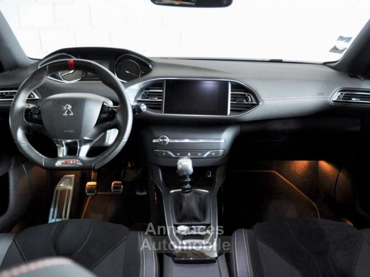 Peugeot 308 1.6 GTi 262cv - 10