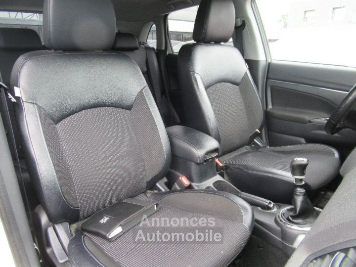 Peugeot 4008 1.6 HDi STT 115 BVM6 Style 4WD - 10