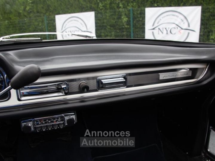Peugeot 404 Cabriolet - 32