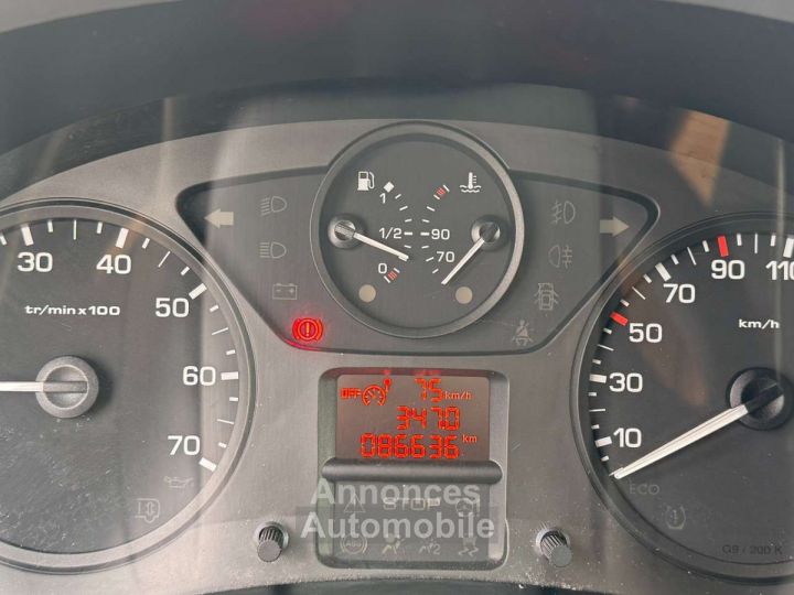 Peugeot Partner 3 sièges 86.000 km GPS Capt. arrière - 10